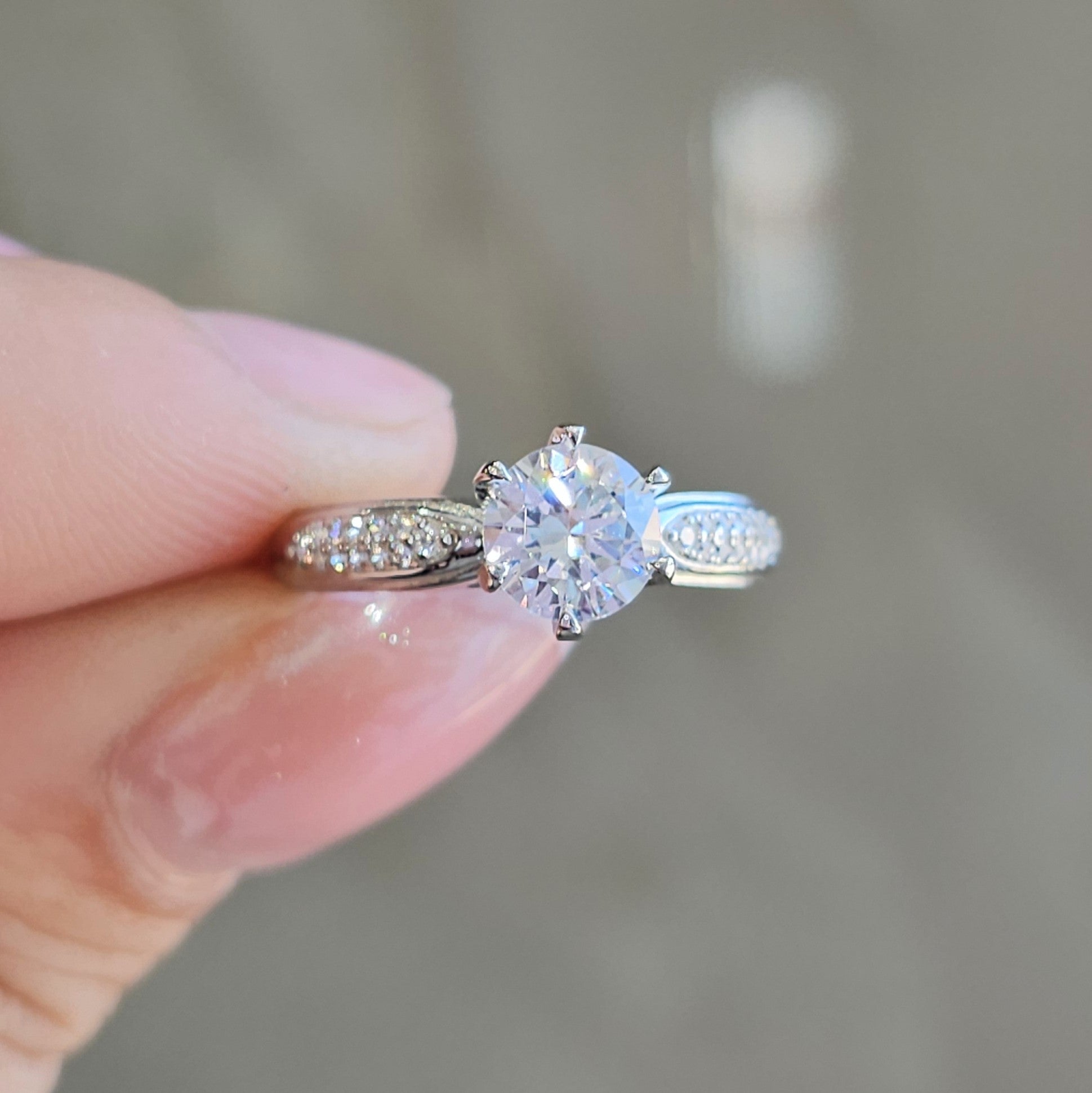 Pretty Round Silver Ring - Dearest Diamonds