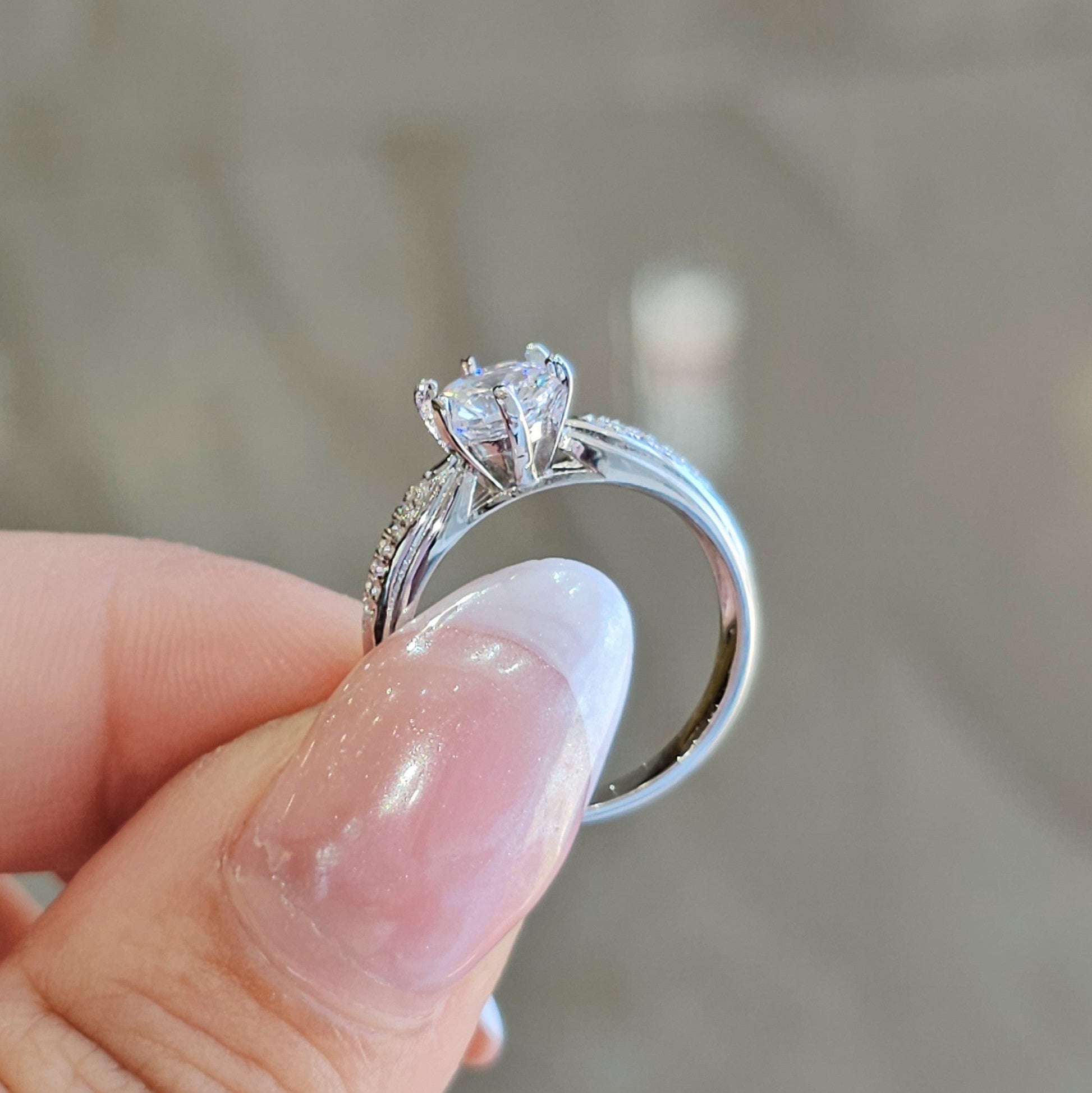 Pretty Round Silver Ring - Dearest Diamonds