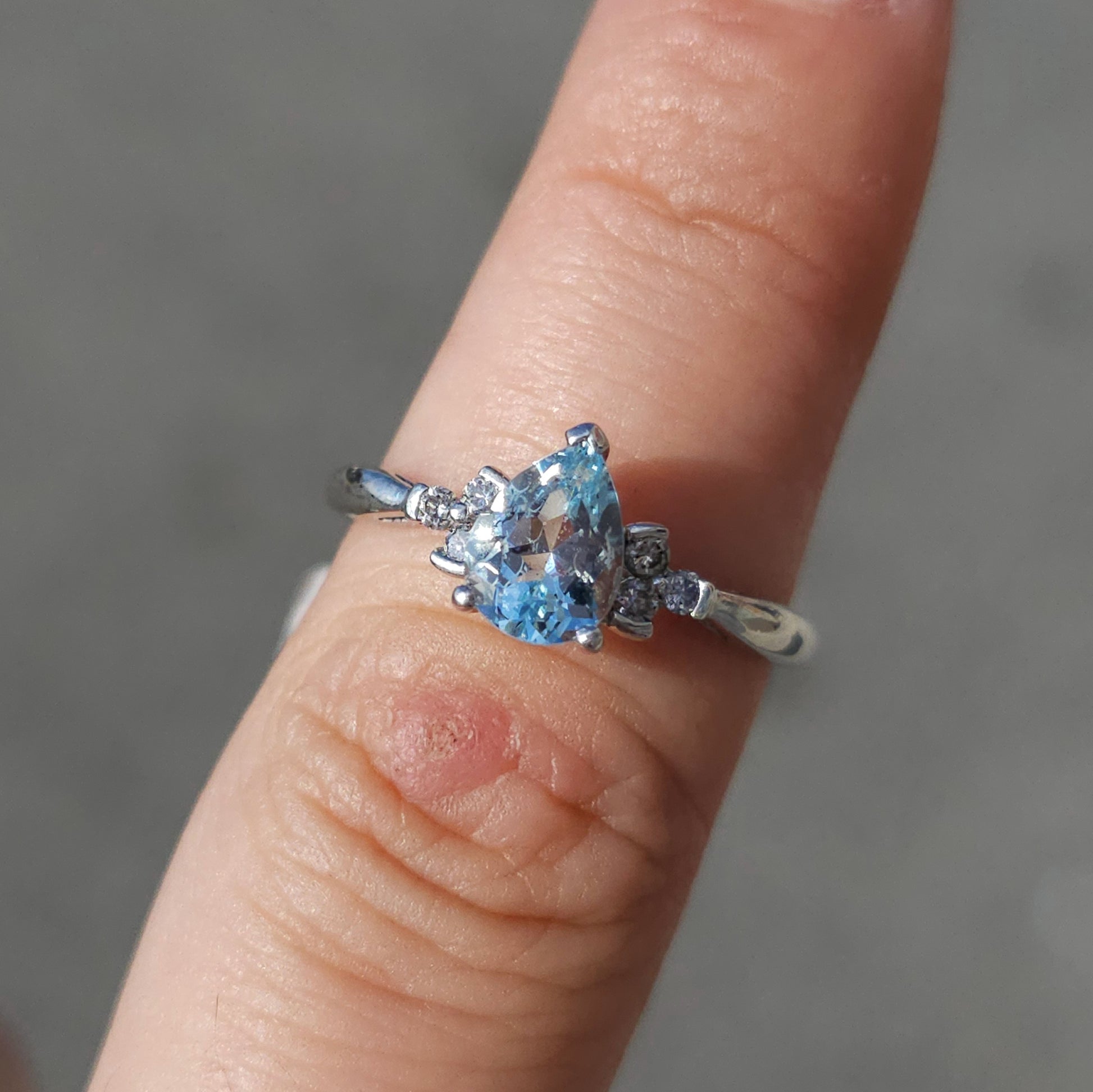 Pretty Aquamarine Pear-Shaped Ring - Dearest Diamonds