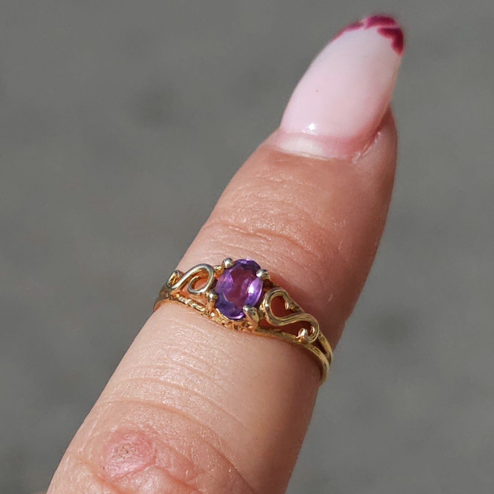 Vintage Style Purple Gold Ring - Dearest Diamonds
