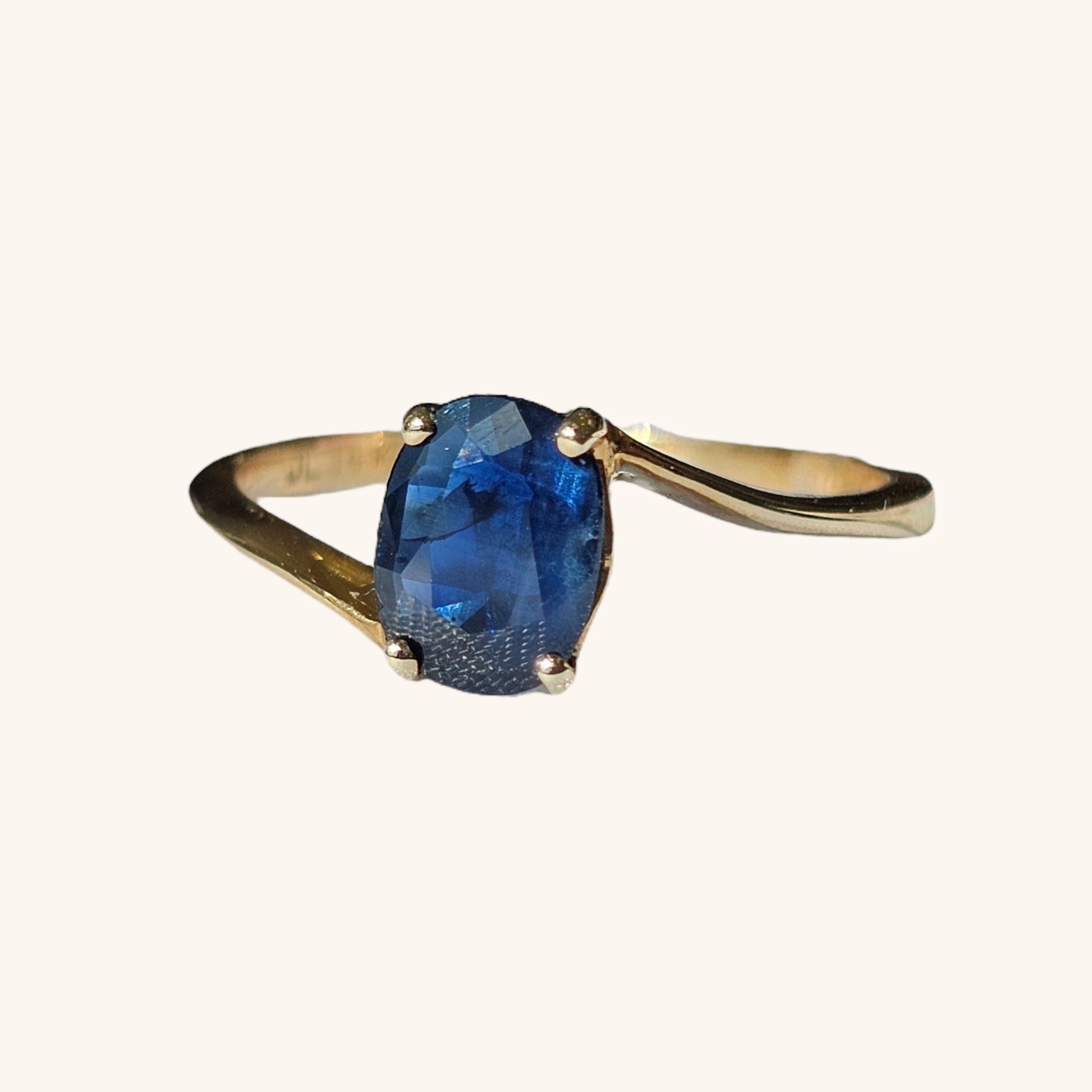 Oval Sapphire Ring - Dearest Diamonds