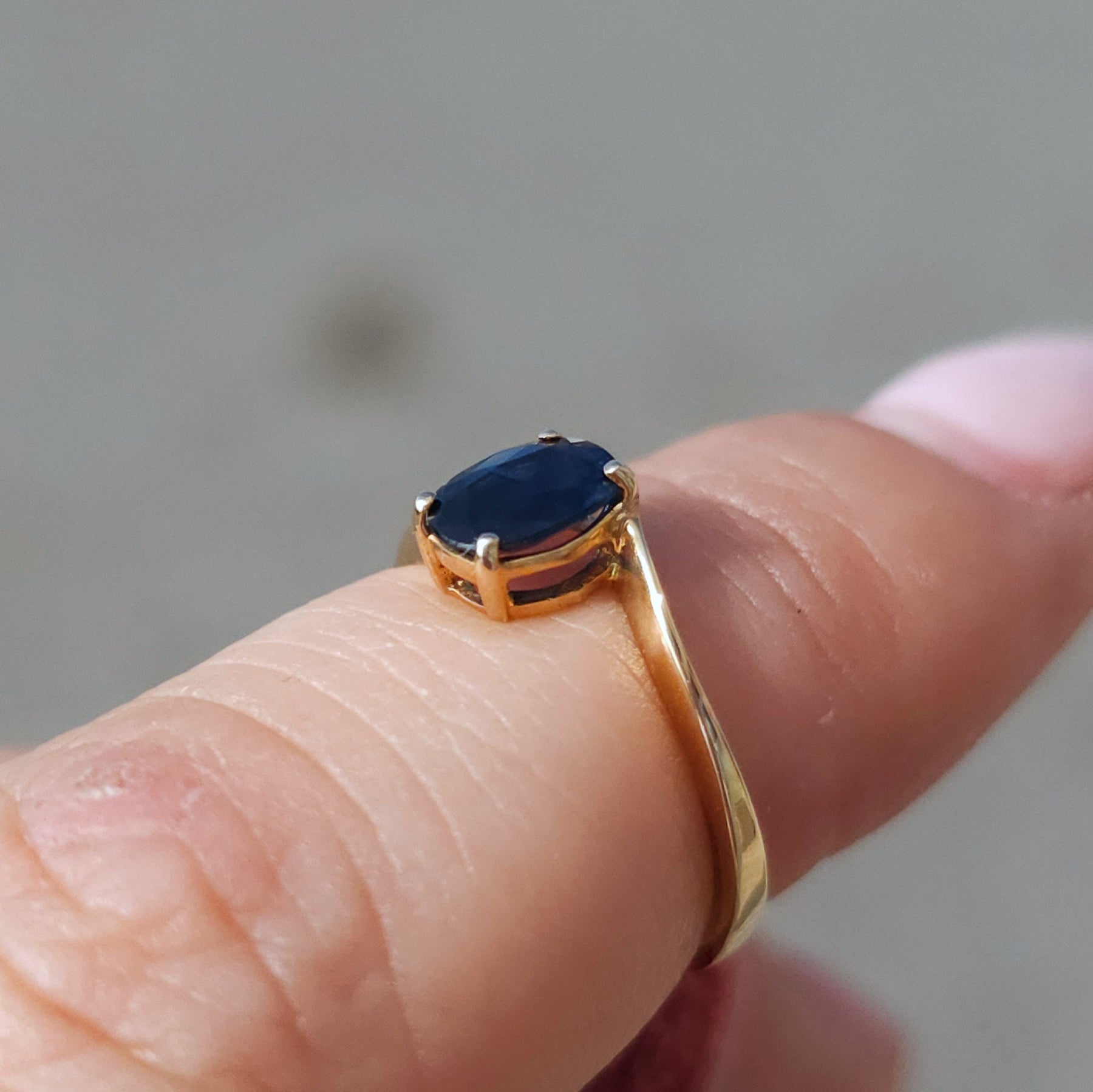 Oval Sapphire Ring - Dearest Diamonds