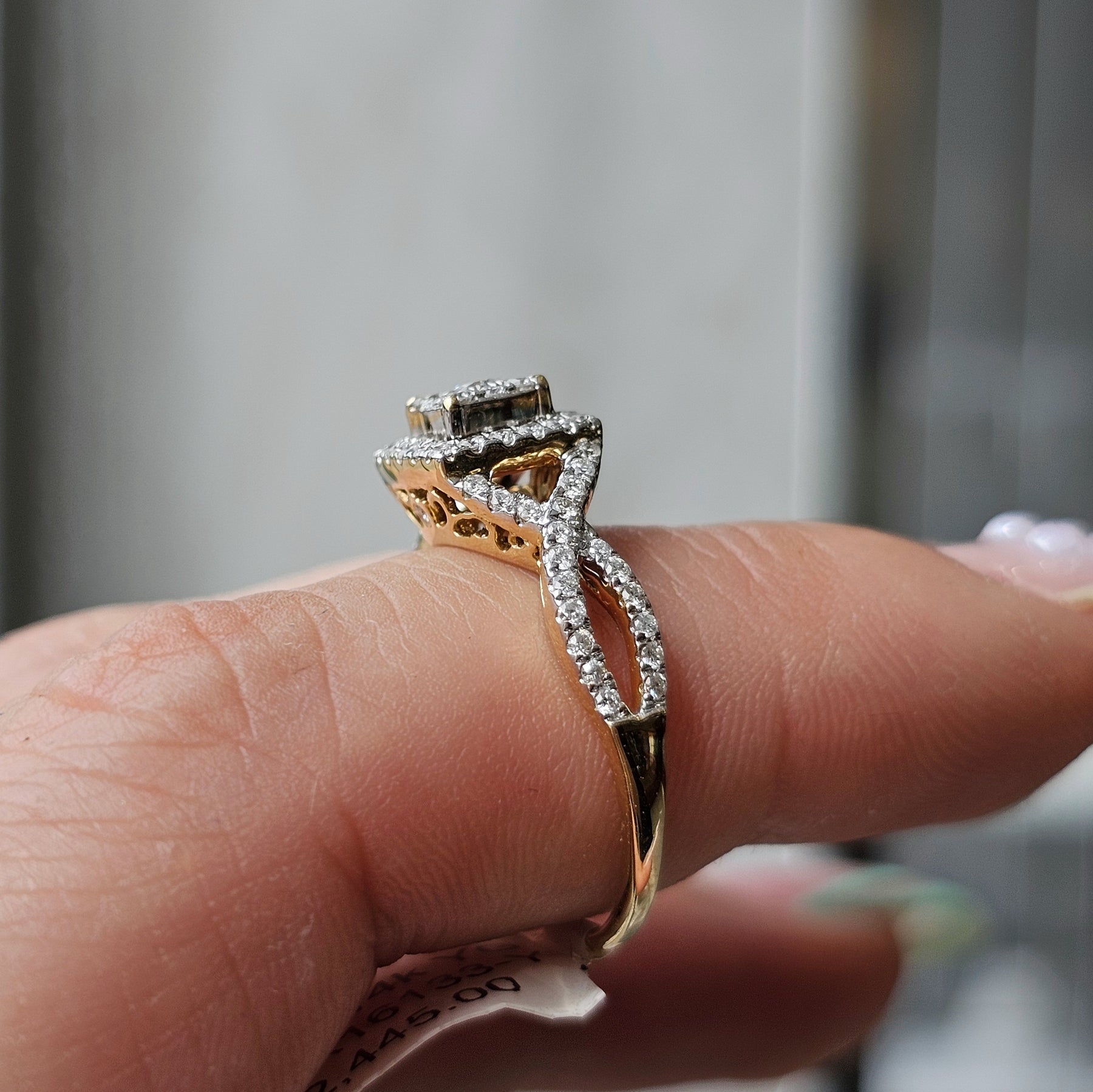 Twist Band Natural Diamonds Round Cluster - Dearest Diamonds