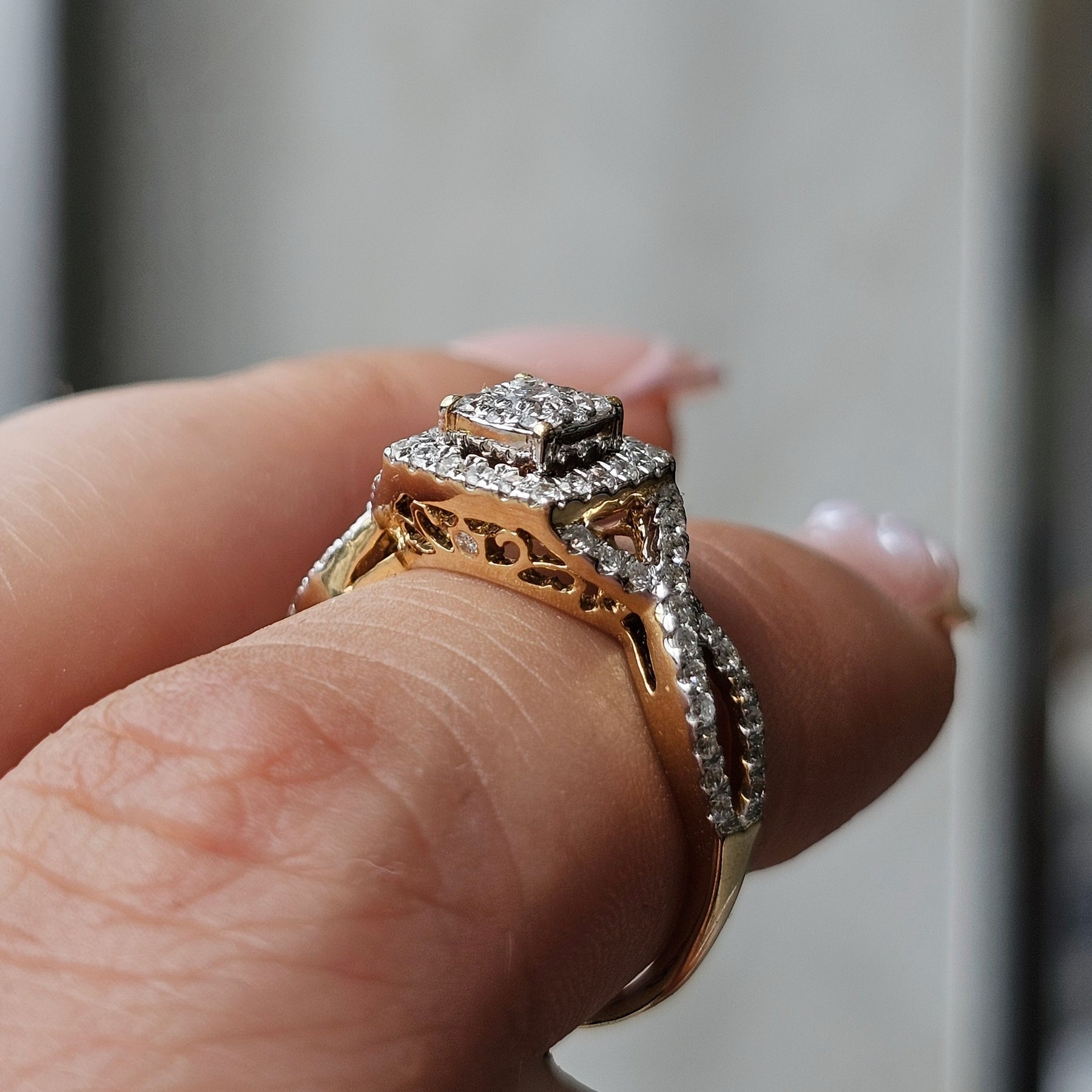 Twist Band Natural Diamonds Round Cluster - Dearest Diamonds