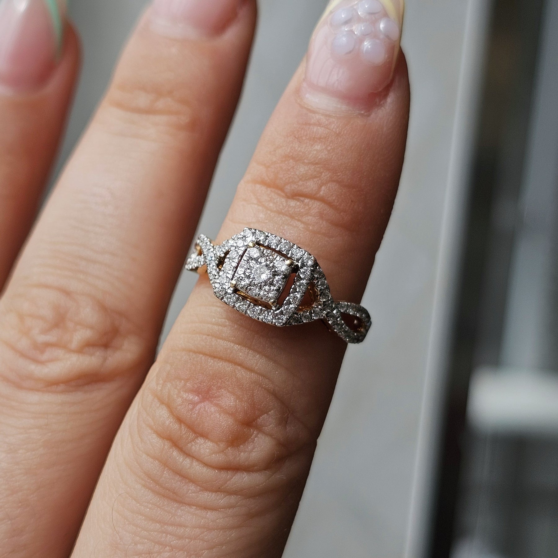 Twist Band Natural Diamonds Round Cluster - Dearest Diamonds