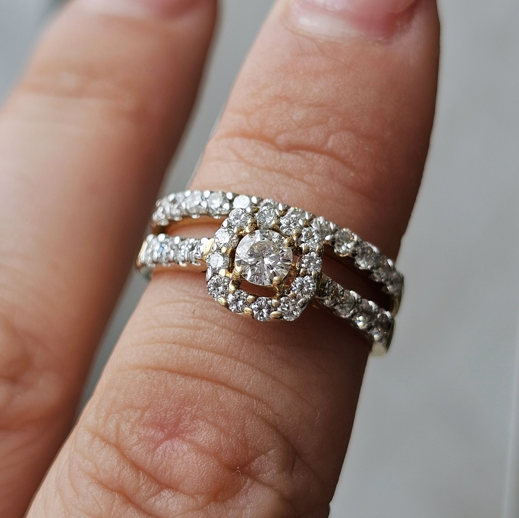 Round Bridal Set with Halo - Dearest Diamonds
