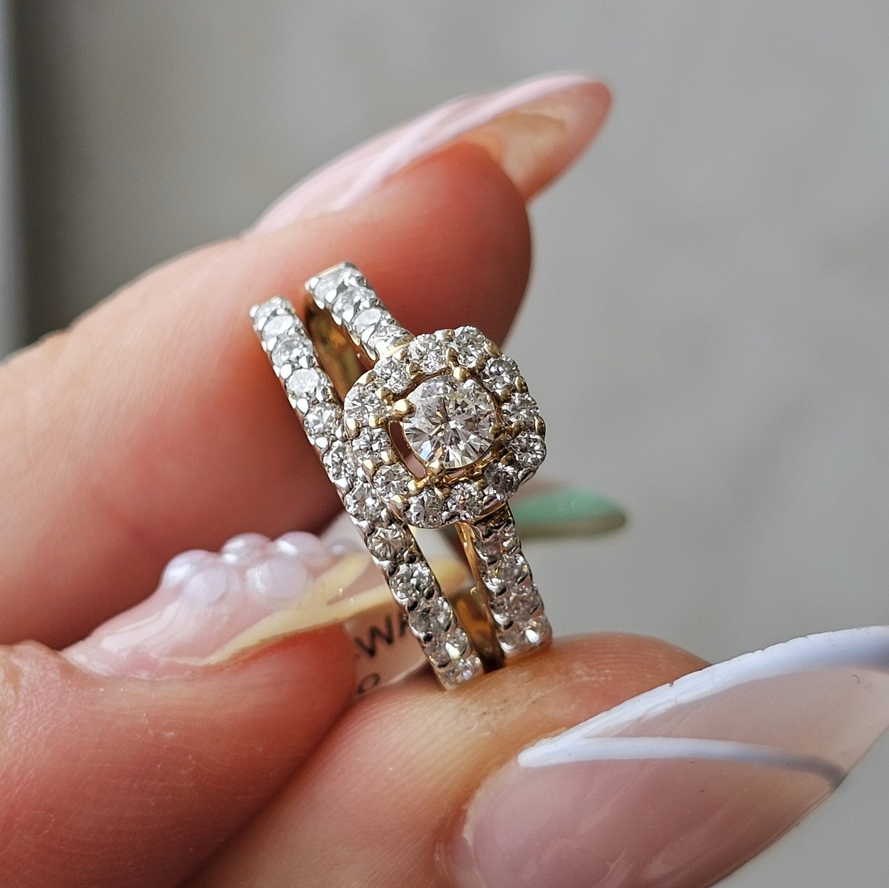 Round Bridal Set with Halo - Dearest Diamonds