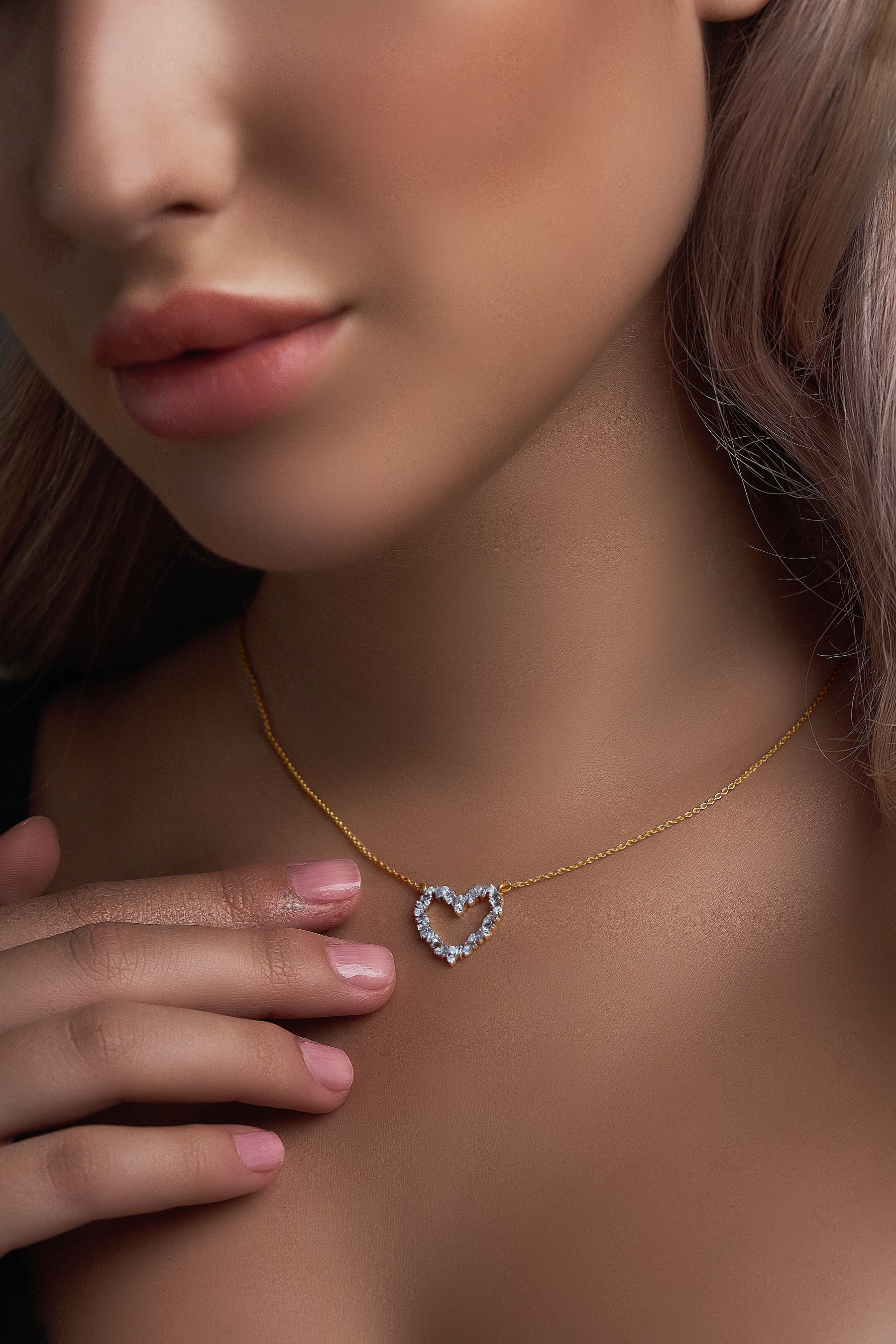 Heart of Emerald and Round Diamonds Necklace - Dearest Diamonds