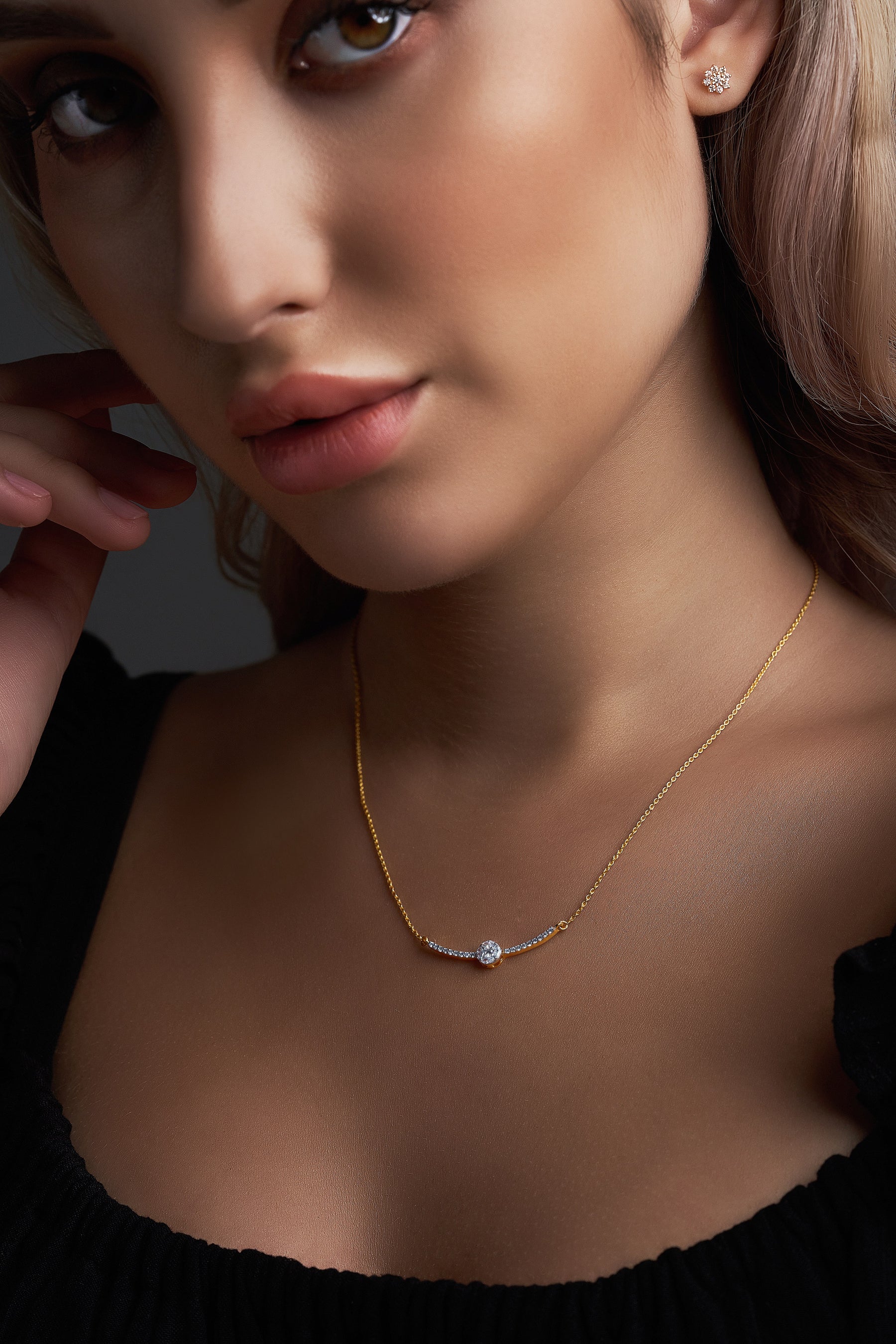 Round Clusters with Diamond Bar Necklace - Dearest Diamonds