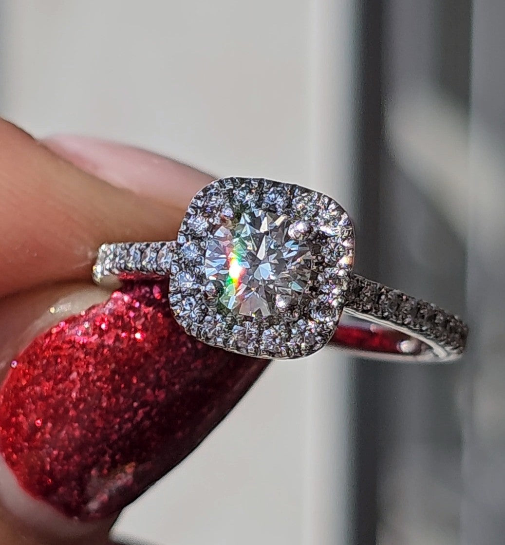 The Queen of Rounds - Dearest Diamonds